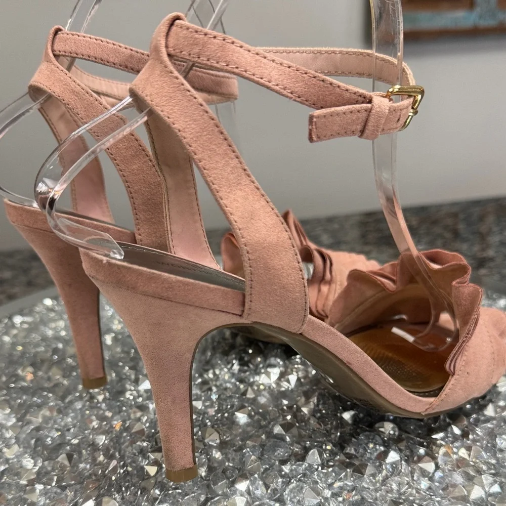Worthington Blush Ruffle Heels 8